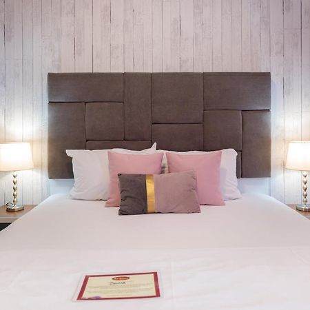 Hotel Bordeaux Galaţi Esterno foto