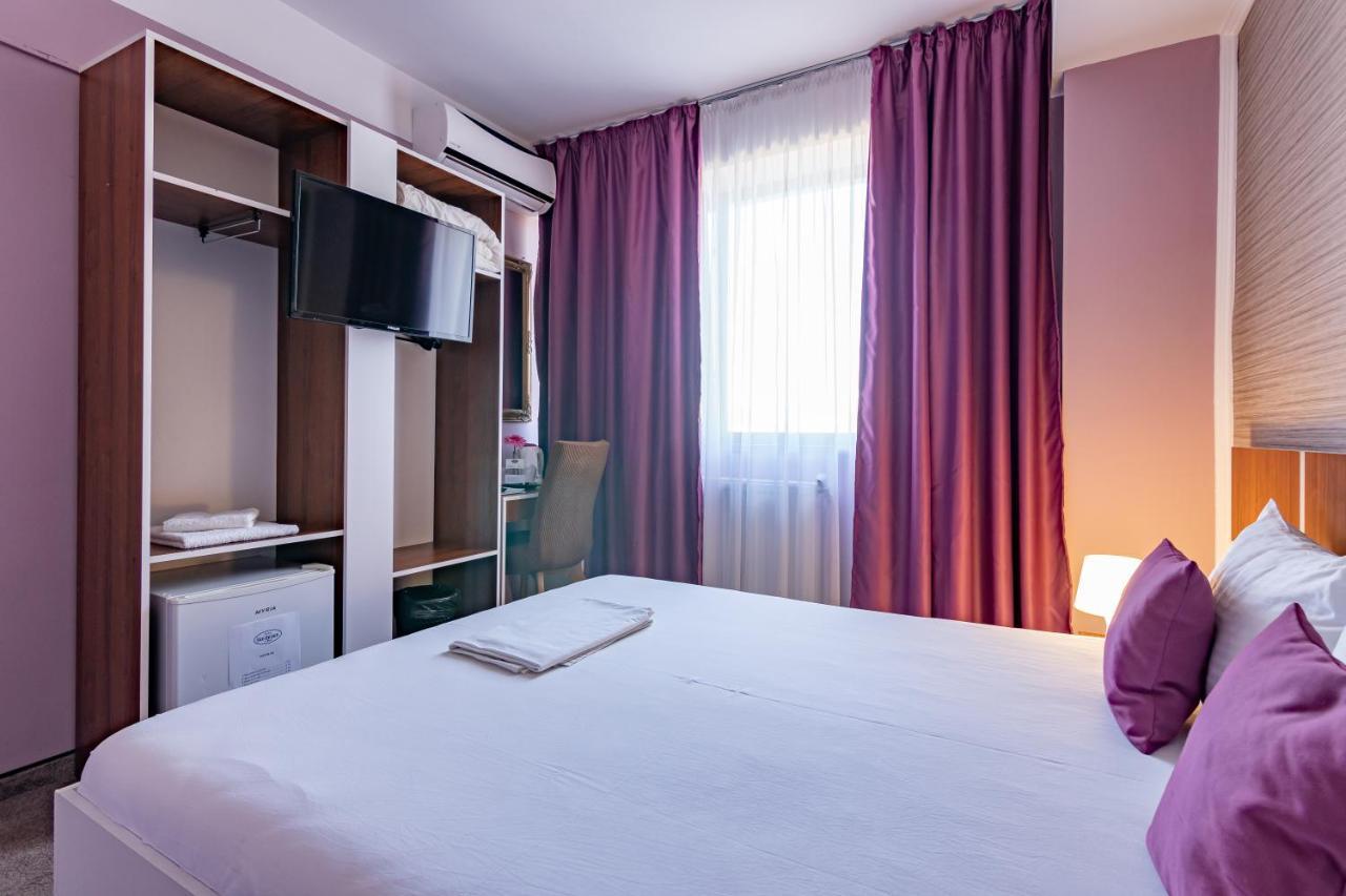 Hotel Bordeaux Galaţi Esterno foto