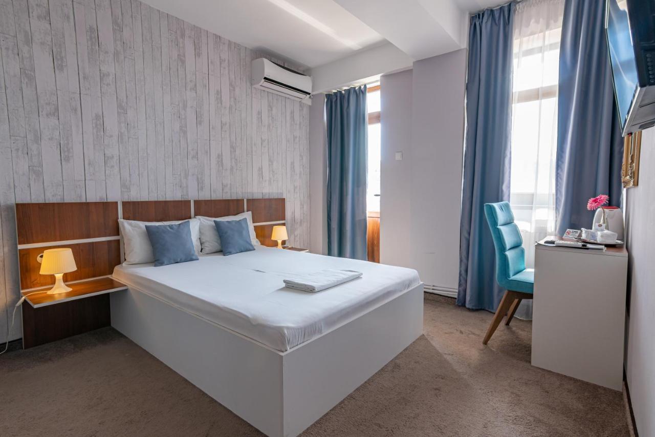Hotel Bordeaux Galaţi Esterno foto