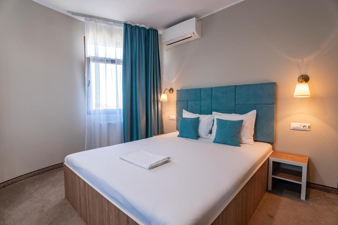 Hotel Bordeaux Galaţi Esterno foto