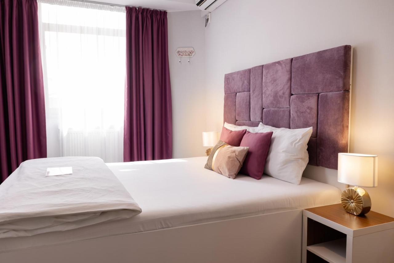 Hotel Bordeaux Galaţi Esterno foto