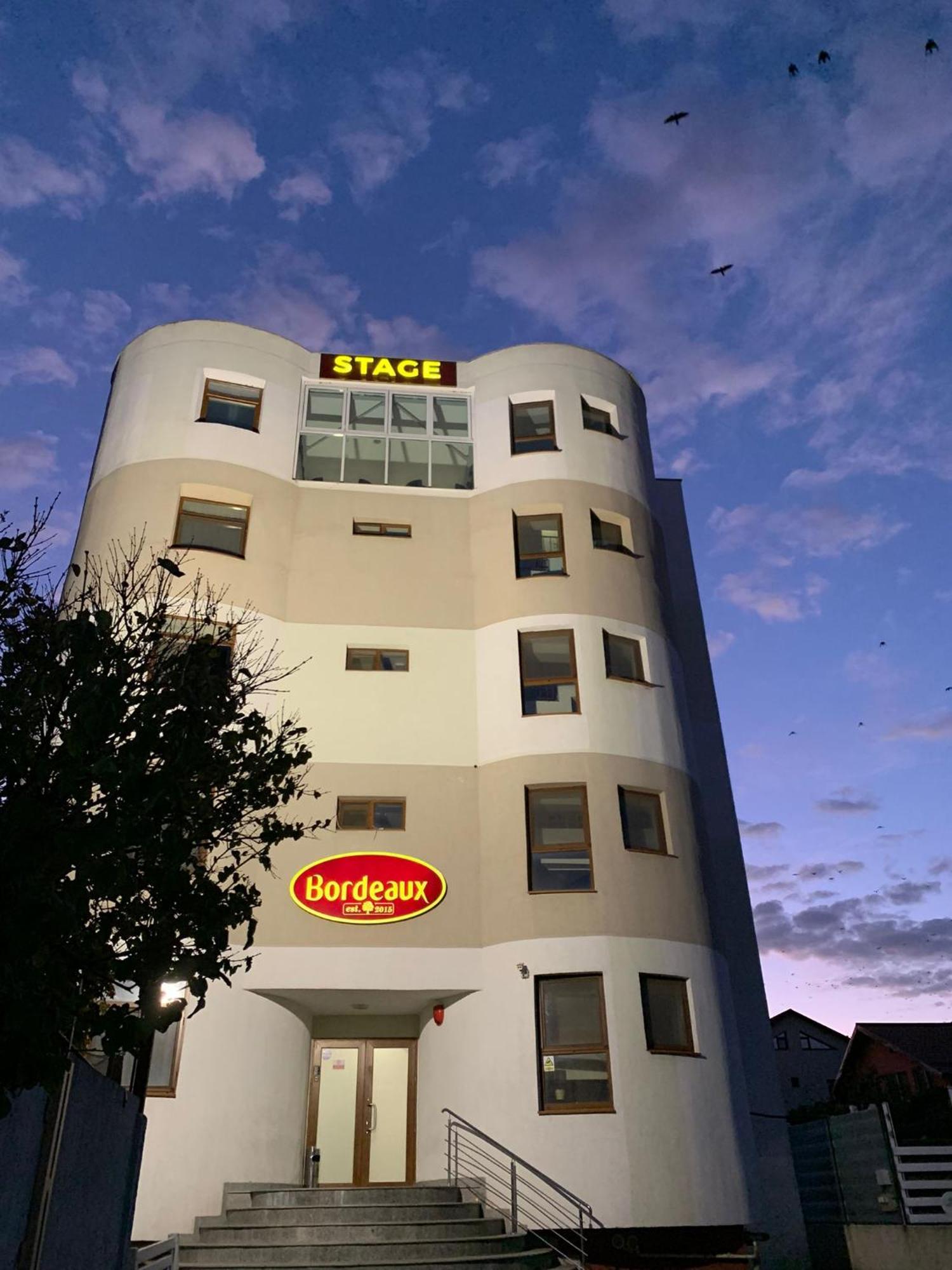 Hotel Bordeaux Galaţi Esterno foto
