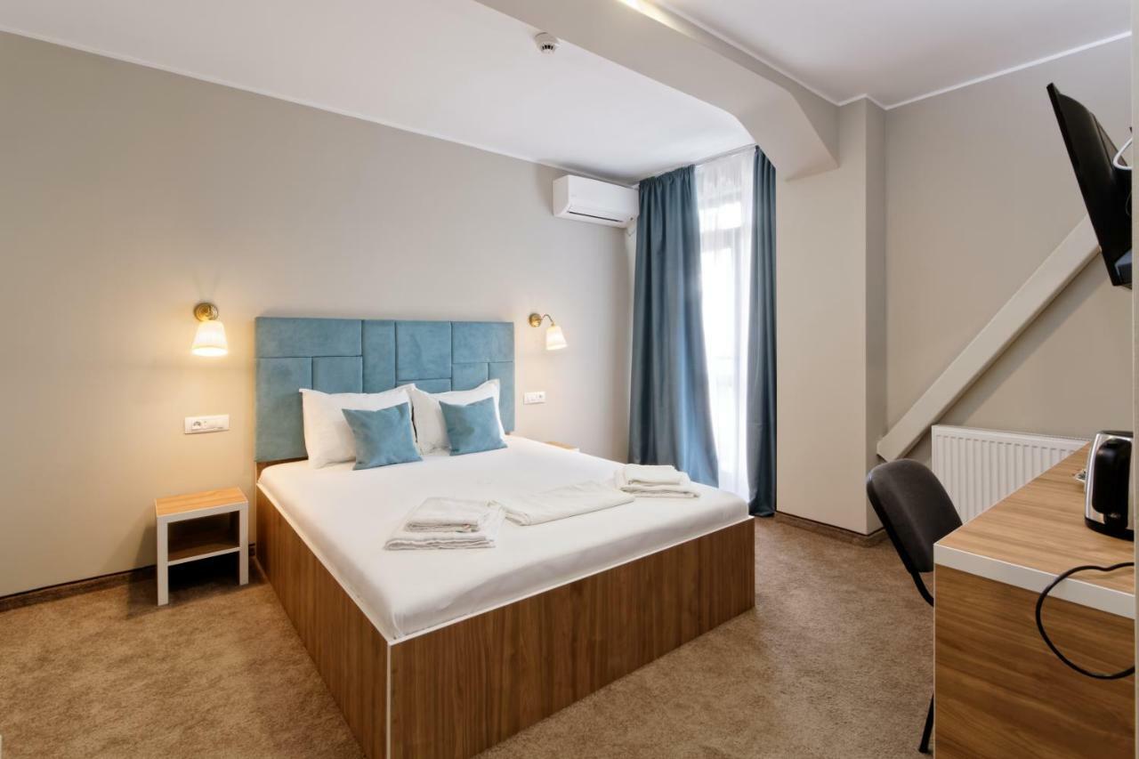 Hotel Bordeaux Galaţi Esterno foto